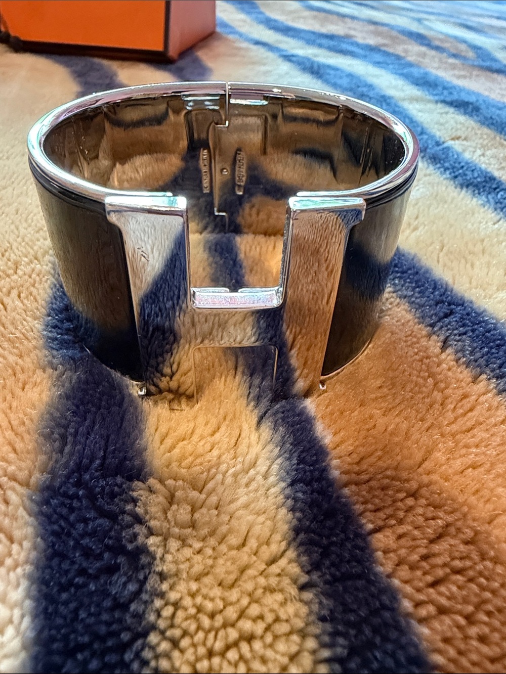Hermes La Maison Black Enamel and Palladium 'H' Cuff Bracelet - Picture 2 of 14